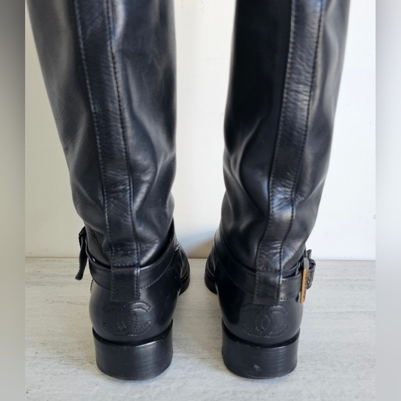 🖤 Chanel Boots 🖤 - Picture 5 of 11